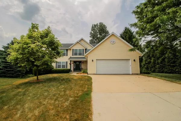 2804 Killdeer Ct,  West Bend,  WI 53095