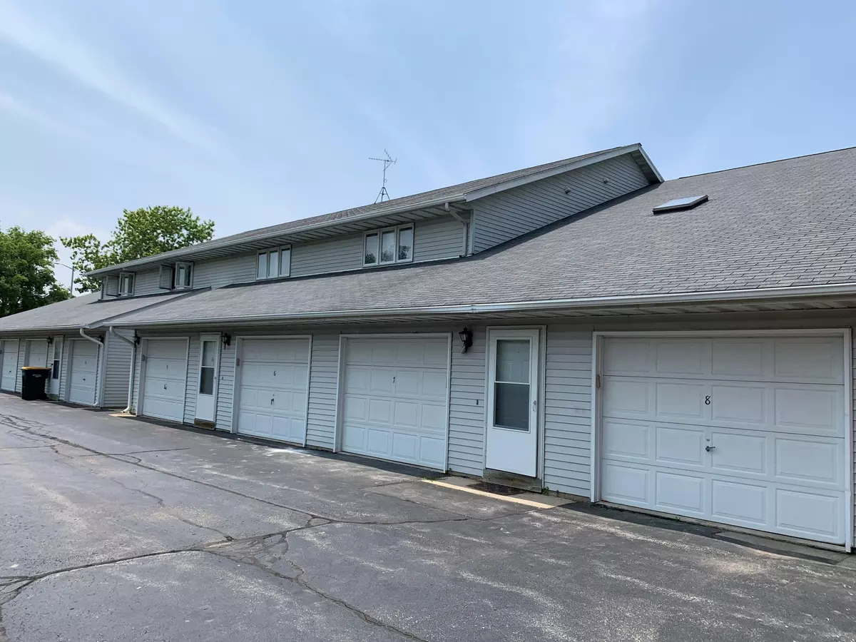 Slinger, WI 53086,160 Maple Ave S Unit 7