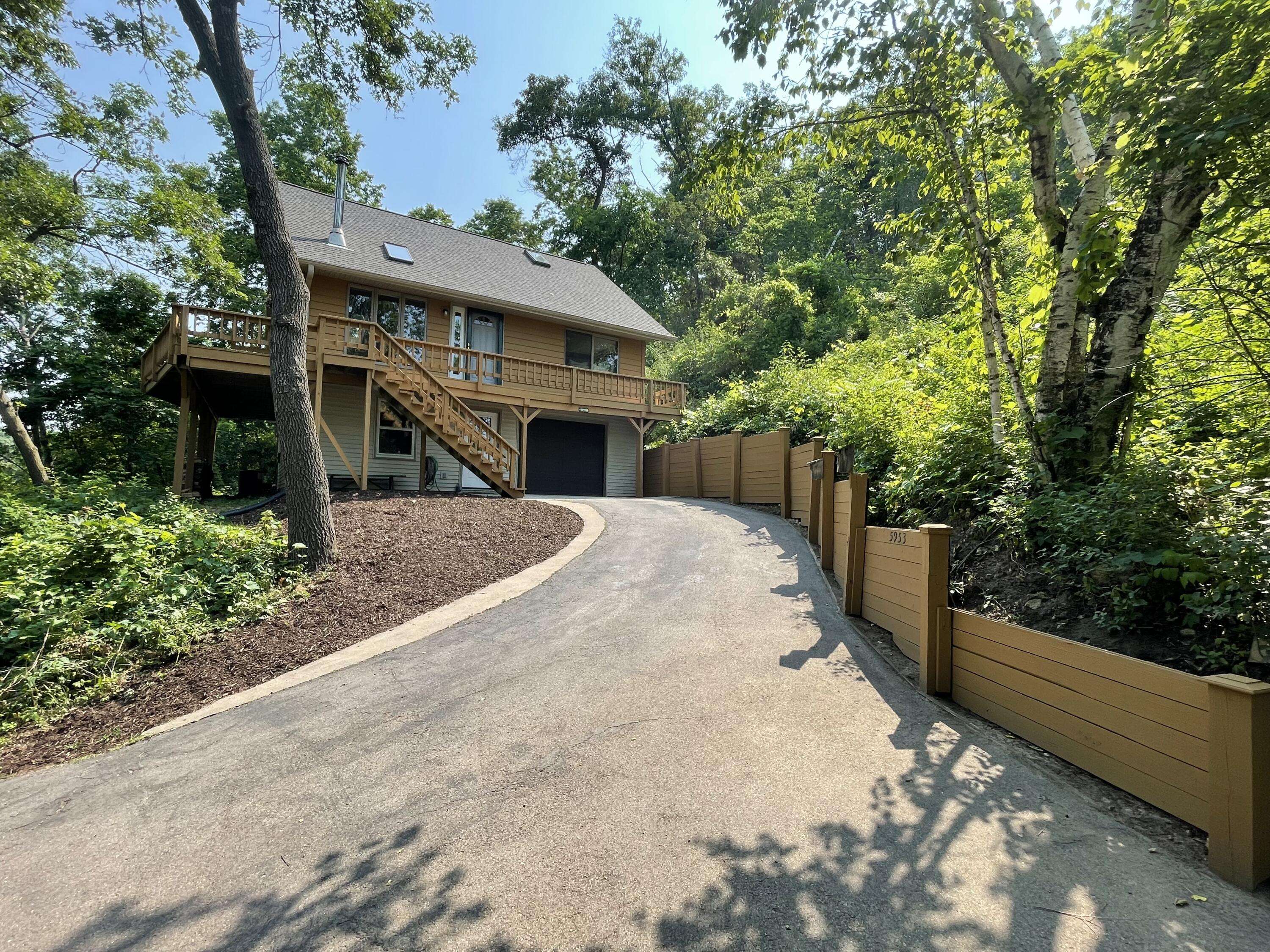 5953 Country Club Rd, Mound Prairie, MN 55943
