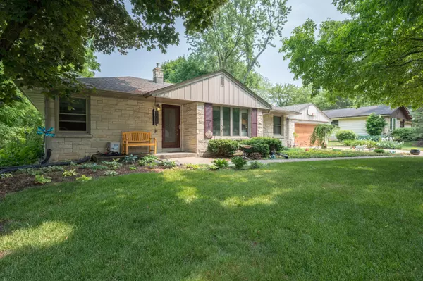 Wauwatosa, WI 53226,1256 N 122nd St