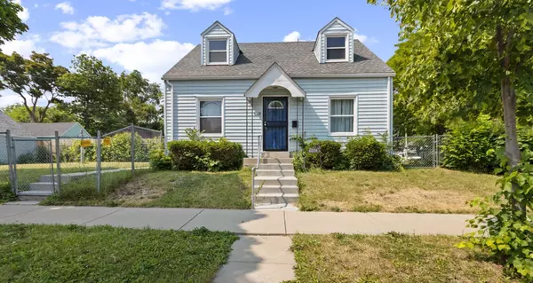 4004 W Hope Ave, Milwaukee, WI 53216