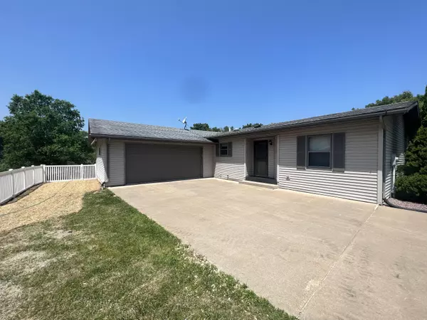 Shelby, WI 54601,2524 Burr Oak St W