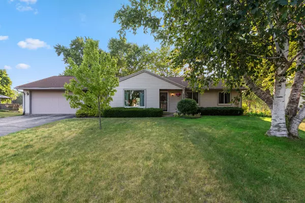 191 Johnston Dr, Dousman, WI 53118