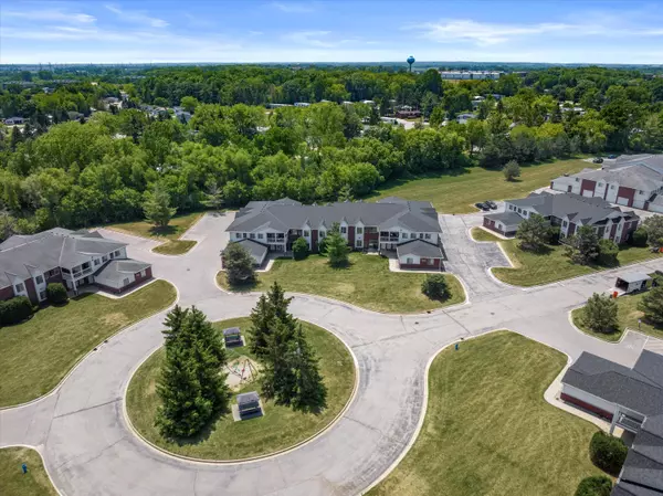 Pleasant Prairie, WI 53158,8201 Lexington Pl Unit 12