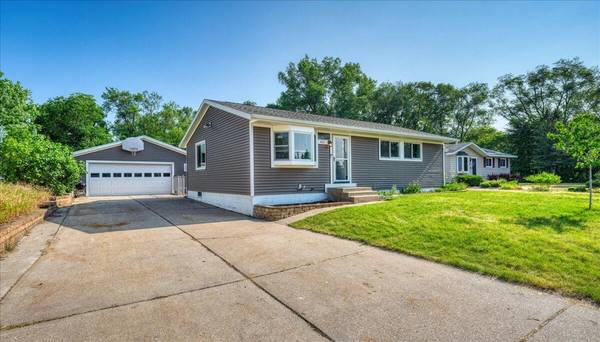 611 Monica Ct, Onalaska, WI 54650