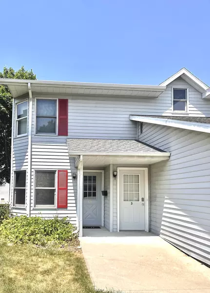 714 Woodview Ave Unit 1, Sheboygan Falls, WI 53085