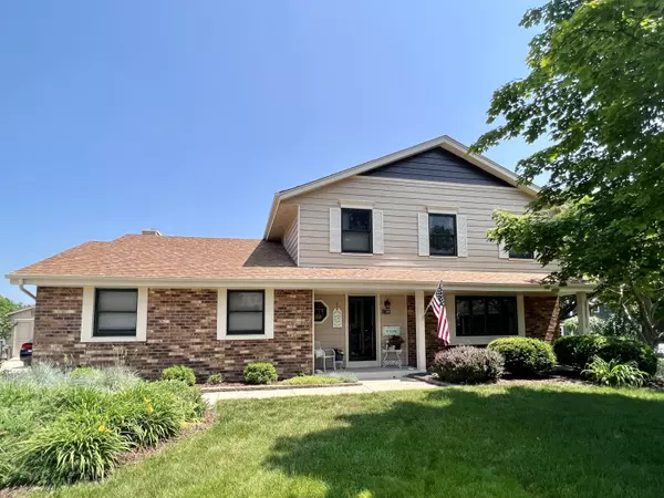 Pewaukee, WI 53186,W224N2780 Burwood Ct