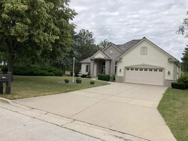 Franklin, WI 53132,8100 S Country Club Cir