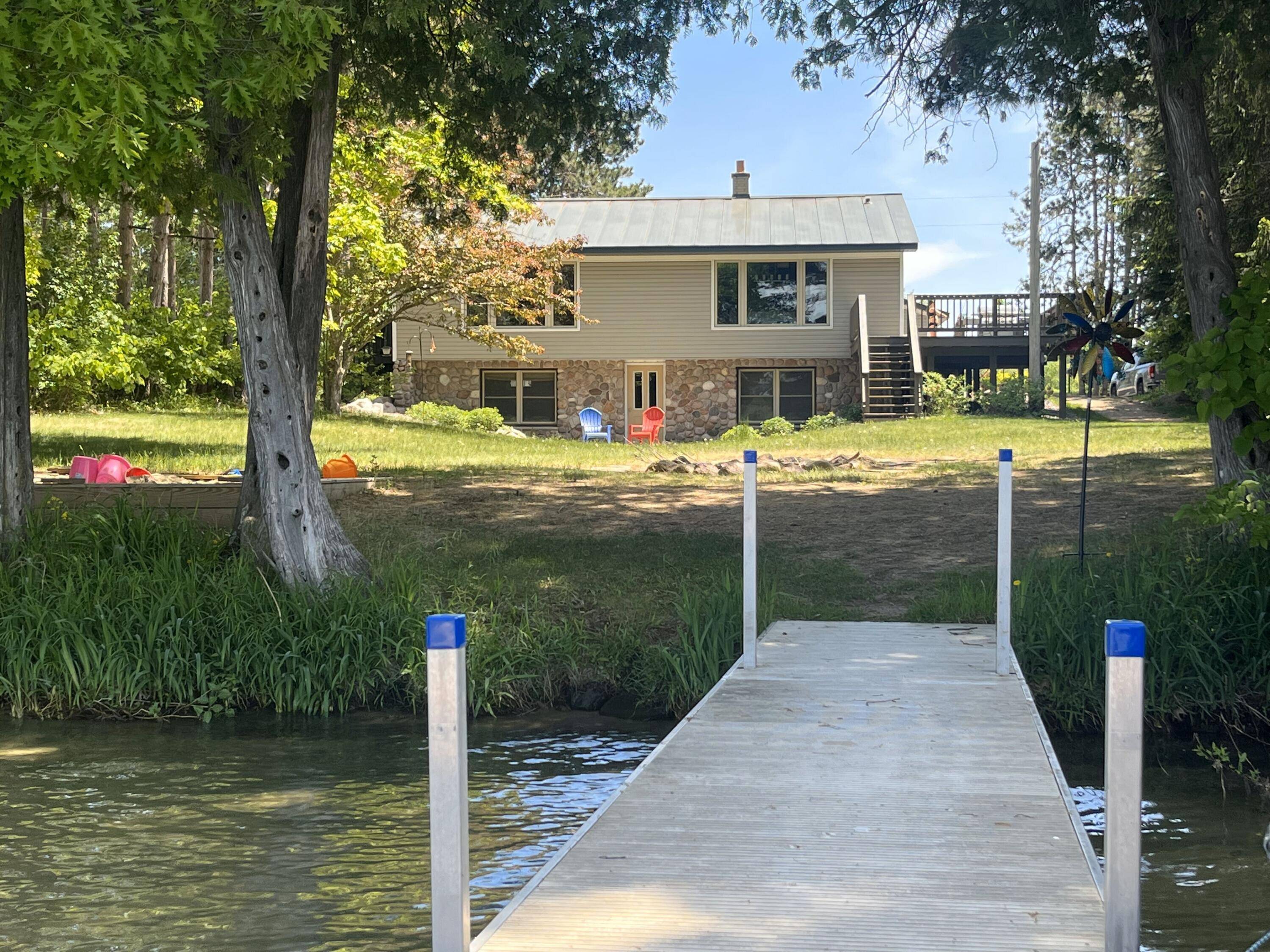 3104 Lake Helen Dr E, Alban, WI 54473
