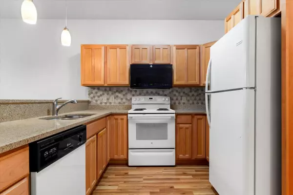 Grafton, WI 53024,2140 Pine Ridge Ct Unit B