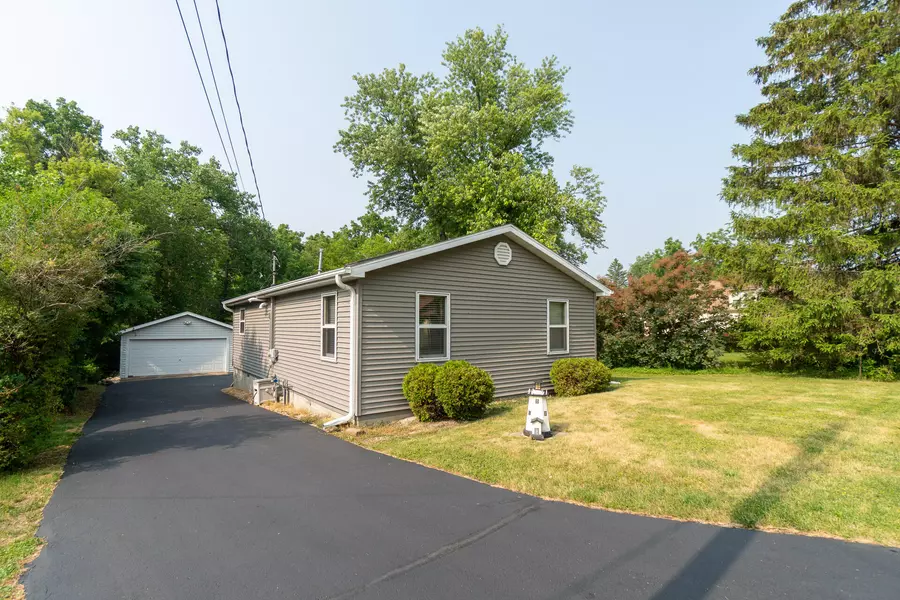 W3672 Glenmore Ave, Linn, WI 53147