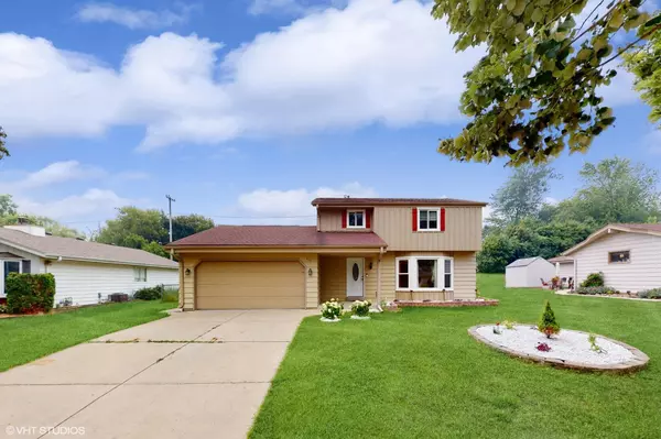 435 E Golden Ln, Oak Creek, WI 53154