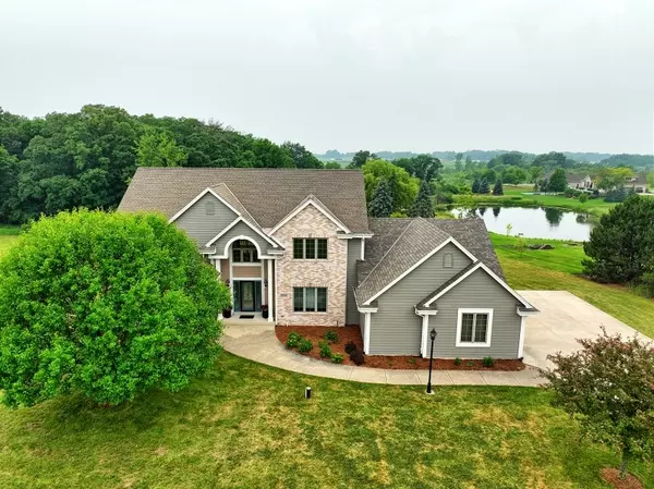 5900 Stefanie Way, Caledonia, WI 53108