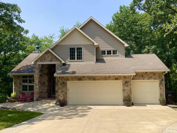 W589 Hillcrest Dr, Bloomfield, WI 53128