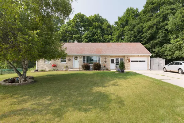 1010 Sunset Rd, Port Washington, WI 53074