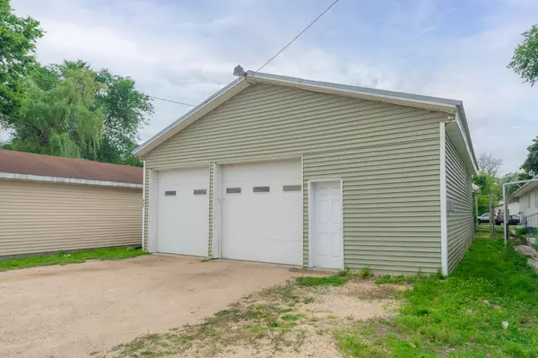 La Crosse, WI 54601,913 6th St S