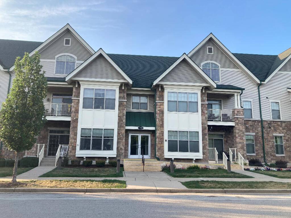 14900 W Wilbur Dr Unit 1103, New Berlin, WI 53151