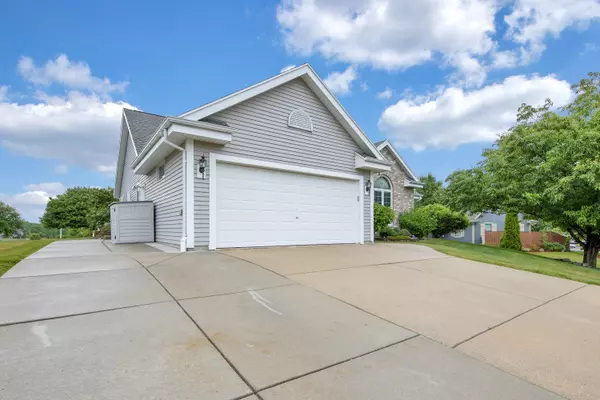 Oak Creek, WI 53154,2300 E Cody Ct