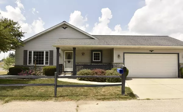 105 Tennies Dr, Slinger, WI 53086