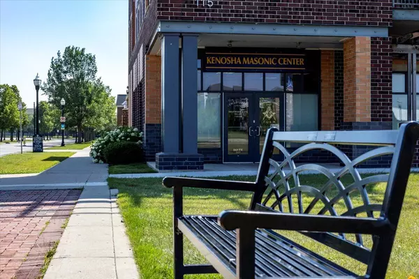 Kenosha, WI 53140,115 56th St Unit 101