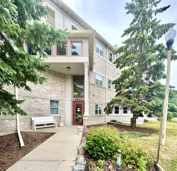 3903 Heather Valley Rd Unit 303, Sheboygan, WI 53083