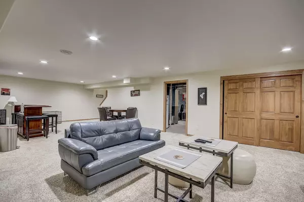 Oak Creek, WI 53154,3920 E Green Meadows Ct