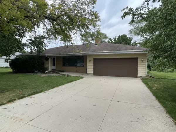 5192 S Froemming Dr, Hales Corners, WI 53130