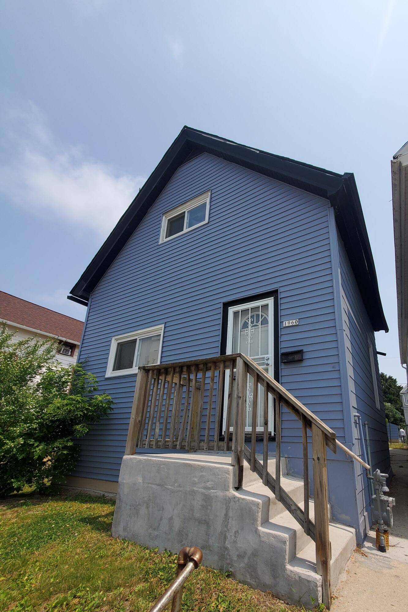 1960 S 14th St, Milwaukee, WI 53204