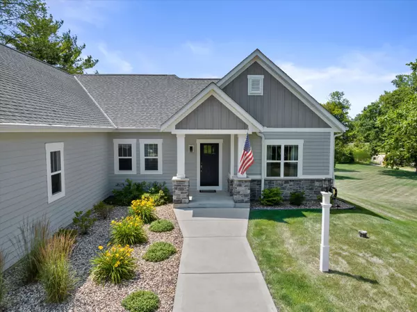 Pewaukee, WI 53072,N38W26955 Glacier Rd