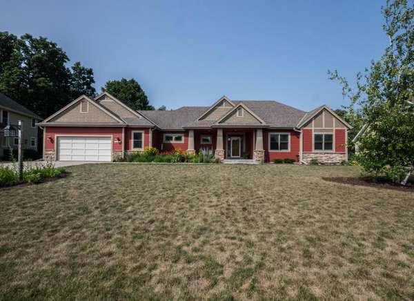 N77W23055 S Coldwater Cir, Sussex, WI 53089