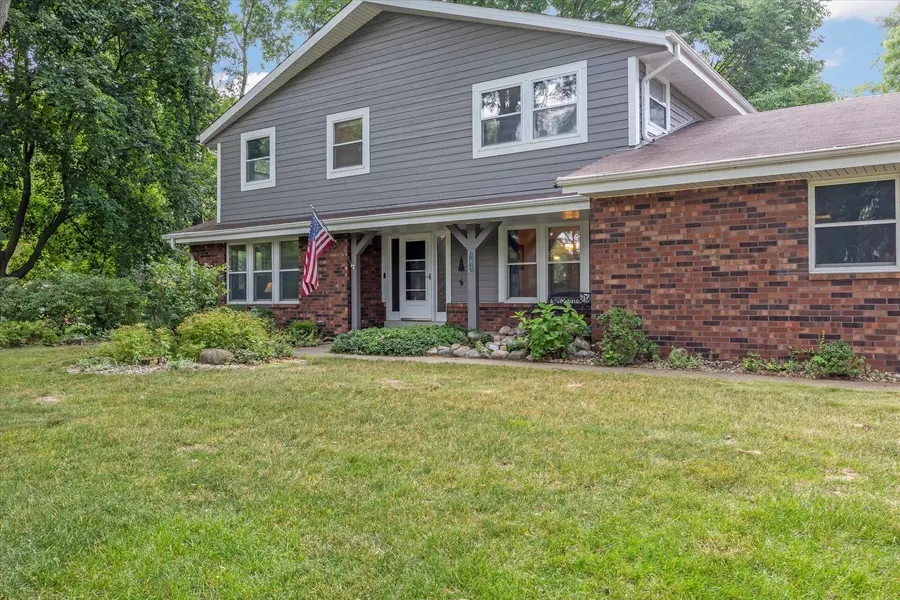 N41W27827 Ishnala Trl, Pewaukee, WI 53072