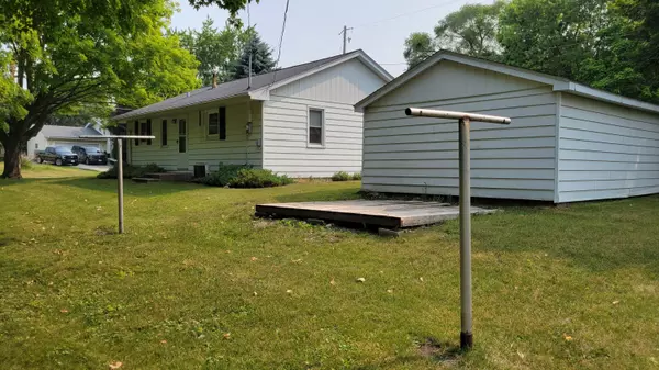 Mukwonago, WI 53149,203 Lois St