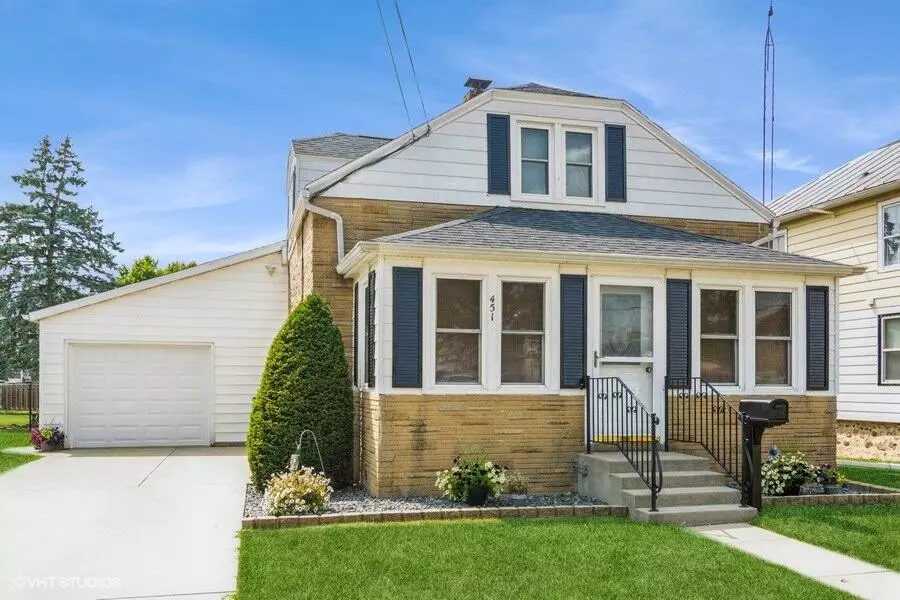 451 N Walnut St, Mayville, WI 53050