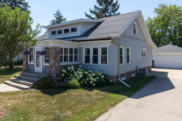 W283N7419 Main St, Merton, WI 53029