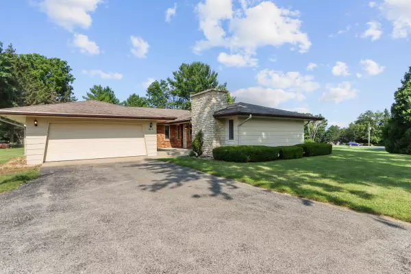 Sugar Creek, WI 53121,W5218 Lakewood Cir