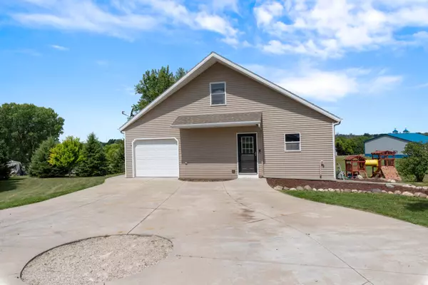 N1436 Hillcrest Dr, Auburn, WI 53010