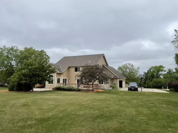 Pewaukee, WI 53072,W261N2820 Woodburne Ct