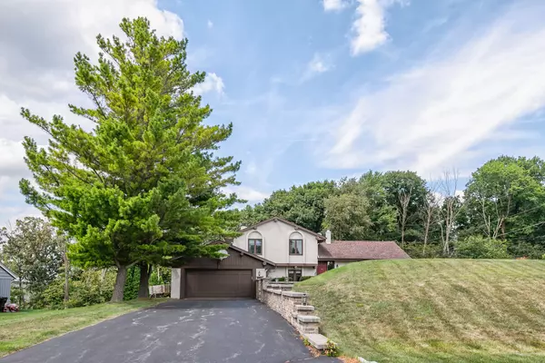 New Berlin, WI 53146,18750 W Lookout Ln