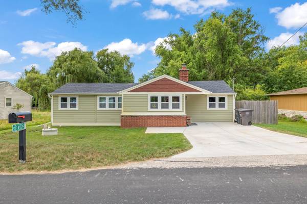 S103W30215 Lakeside Dr, Mukwonago, WI 53149