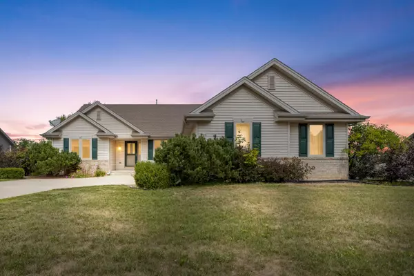 916 W Monroe Ave, Hartford, WI 53027