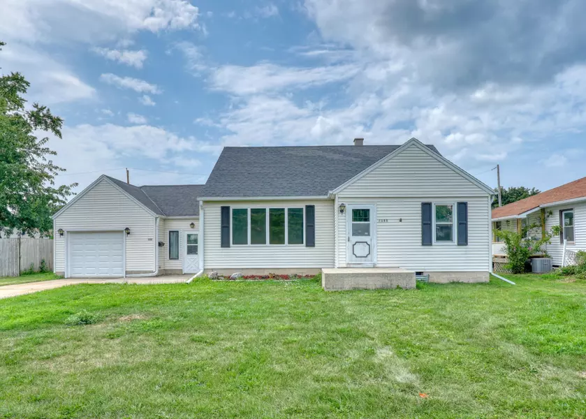 1308 Vine St, Union Grove, WI 53182