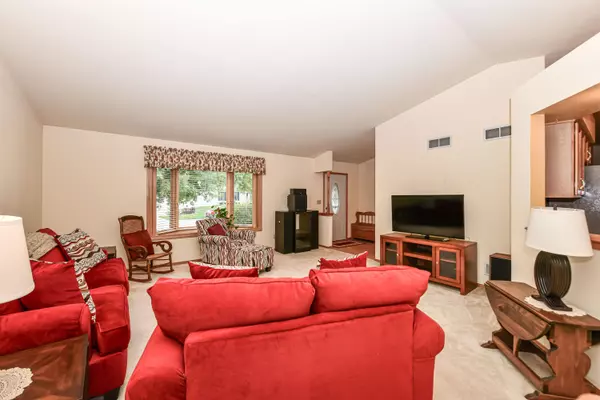 Oak Creek, WI 53154,3050 E Diane Dr