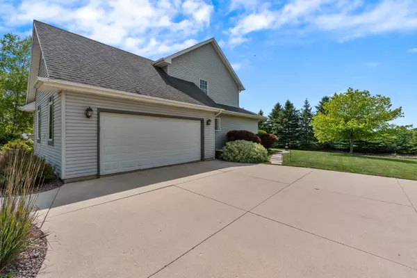 Belgium, WI 53004,235 W Redding Cir