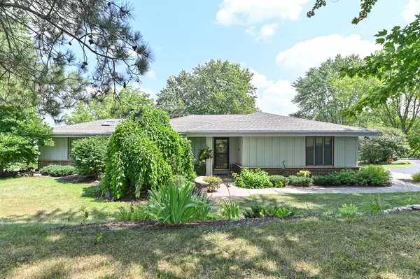 W126S8886 N Cape Rd, Muskego, WI 53150