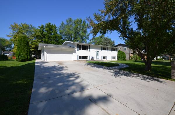 348 S Woodland Dr, Whitewater, WI 53190