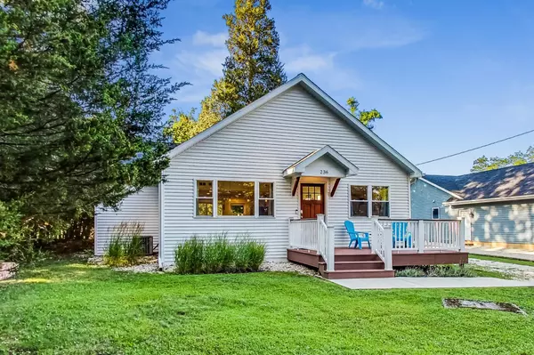 236 Olive St, Williams Bay, WI 53191