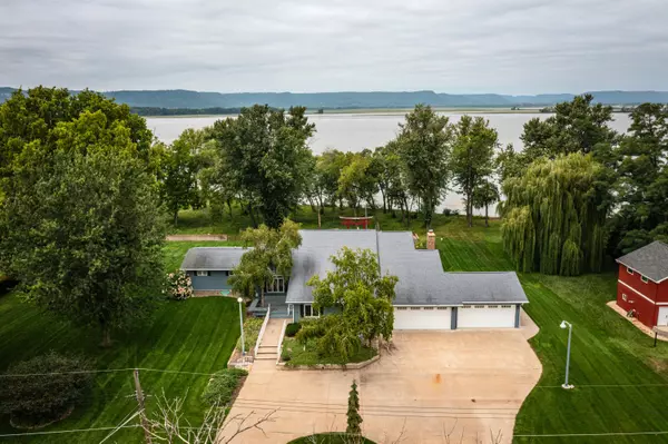 3533 LAKESHORE Dr, Campbell, WI 54603