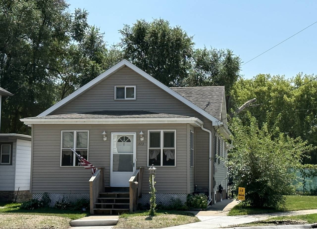413 W Milwaukee St, Watertown, WI 53094
