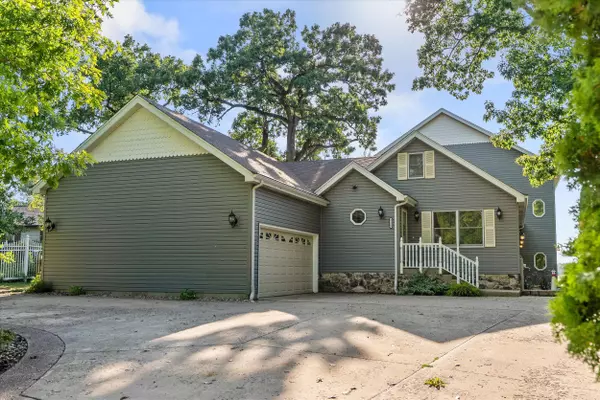 Twin Lakes, WI 53181,3159 E Lake Shore Dr