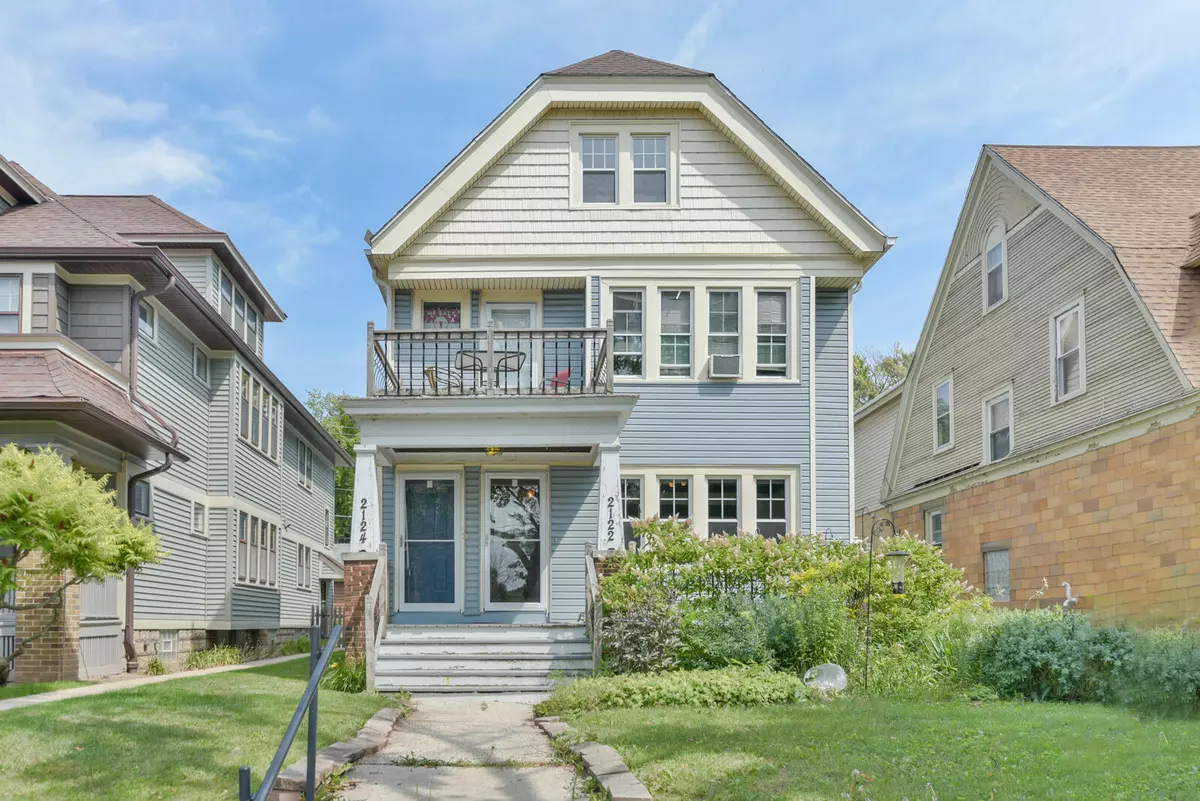 Milwaukee, WI 53202,2122 N Cambridge Ave Unit 2124